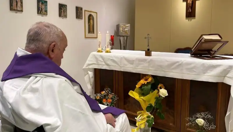 Vatikan'da Tarihi An: Papa Kendi Başına Nefes Almaya Başladı!