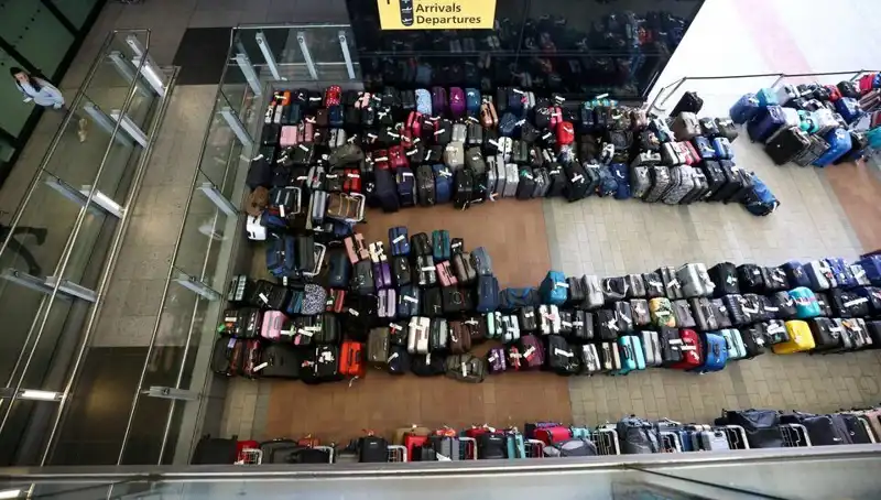 Havalimanında Şaşkınlık: 2 Yaşındaki Çocuk Bagaj Bandında Kayboldu!