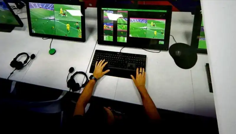 İtalya Futbolunda Devrim: VAR Uygulaması Ekranlarda İzleyiciyle Buluşacak