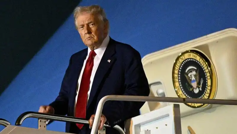 Trump, Lahey'deki NATO Zirvesi'ne Katılacak: Dünya Neo-Savaşları Bekliyor!