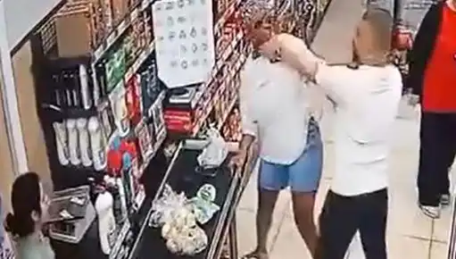 Market Kasa Sırasında Şok Eden Saldırı: Çocuğu Gözleriyle İzledi