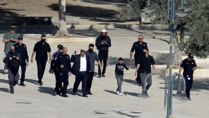 İsrailli Bakan Mescid-i Aksa’ya Yine Baskın Düzenledi: Tansiyon Yükseliyor