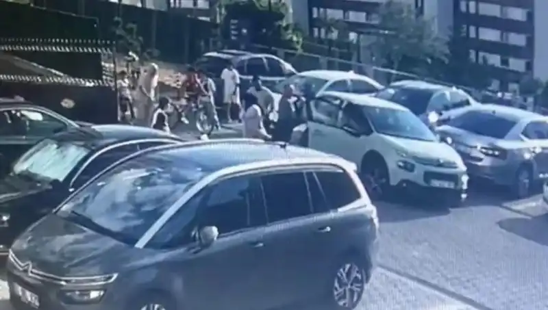 Eşini ve Yakınlarını Arabayla Ezdi: Şok Edici Olayın Ayrıntıları