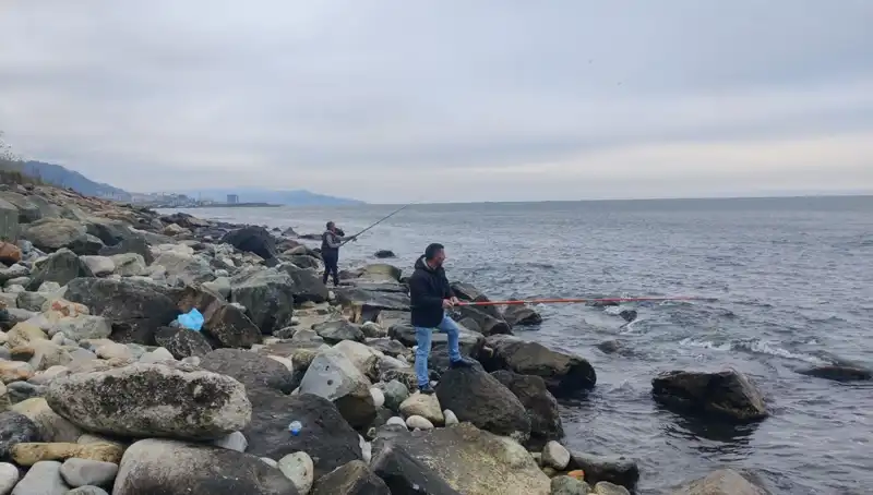 Kafesten Kaçan 2 Ton Levrek Denize Dağıldı, Sahil Kalabalıklaştı!