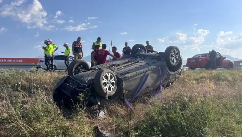 Nişan Töreninin Ardından Korkunç Kaza: 1 Ölü, 4 Yaralı