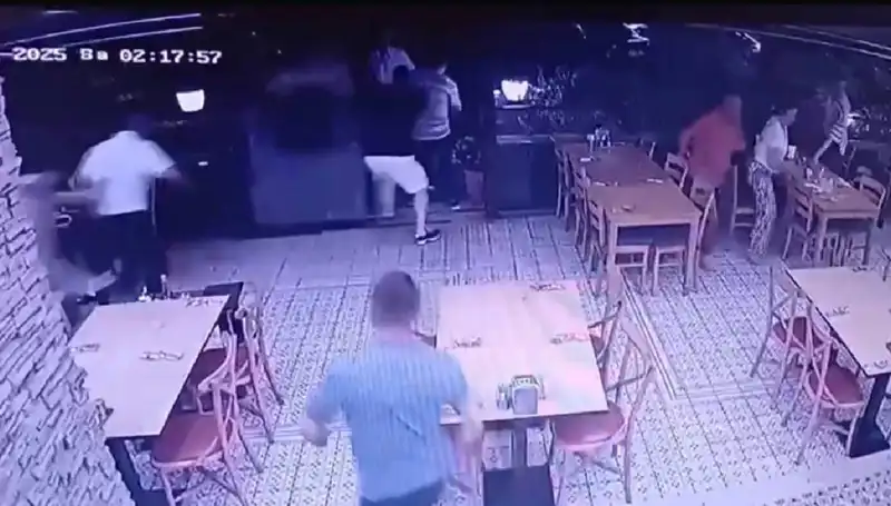 Depreme Anlık Tepki: Güvenlik Kemerası Hayat Kurtarıyor!