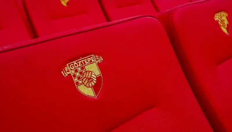 Göztepe, Yetenekli Forvet Junior Olaitan ile Sözleşme İmzaladı!