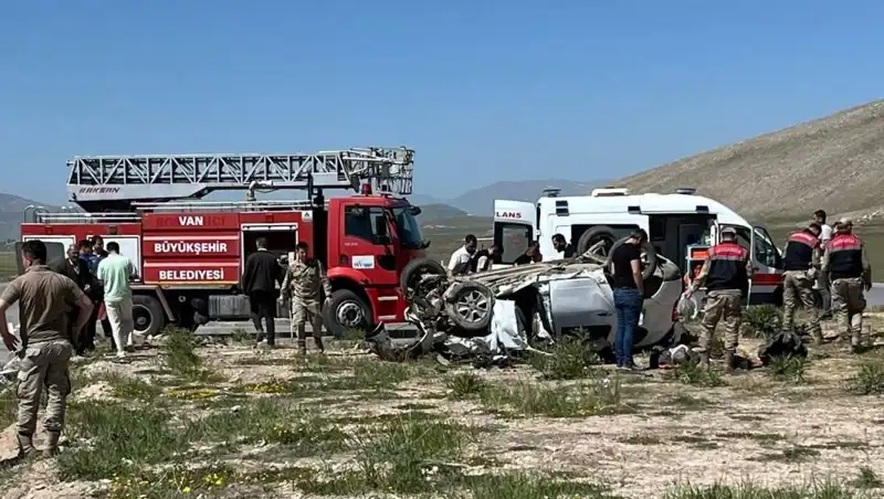 Van'da Faciaya Neden Olan Kaza: 4 Can Aldı, 2 Yaralı