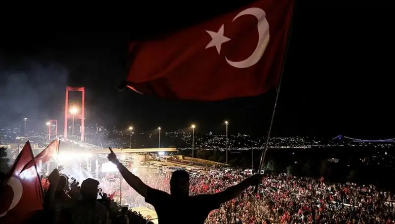 15 Temmuz'un Anısını Yaşatacak Oyun: "En Uzun Gece" Külliye'de Sahnelenecek
