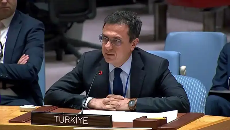 İsrail Suriye'deki Hava Saldırılarını Durdurmalı: Keçeli'den Çarpıcı Açıklama