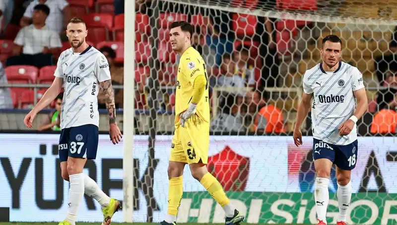 Fenerbahçe'nin Elden Giden Şampiyonluk Hayalleri: İflas Eden Sezonun Ayrıntıları