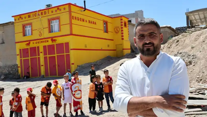 Ünlü Fanatik Taraftar Evini Osimhen ile Icardi’nin İsimleriyle Süsledi