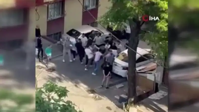 Kapıları Zorlayan Madde Bağımlısına Aşırı Farklı Bir Cezalandırma Yöntemi!