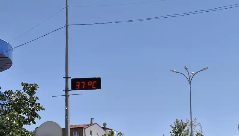 Sıcak Havalar Hayatı Etkiliyor: Termometreler 38 Dereceyi Gördü!