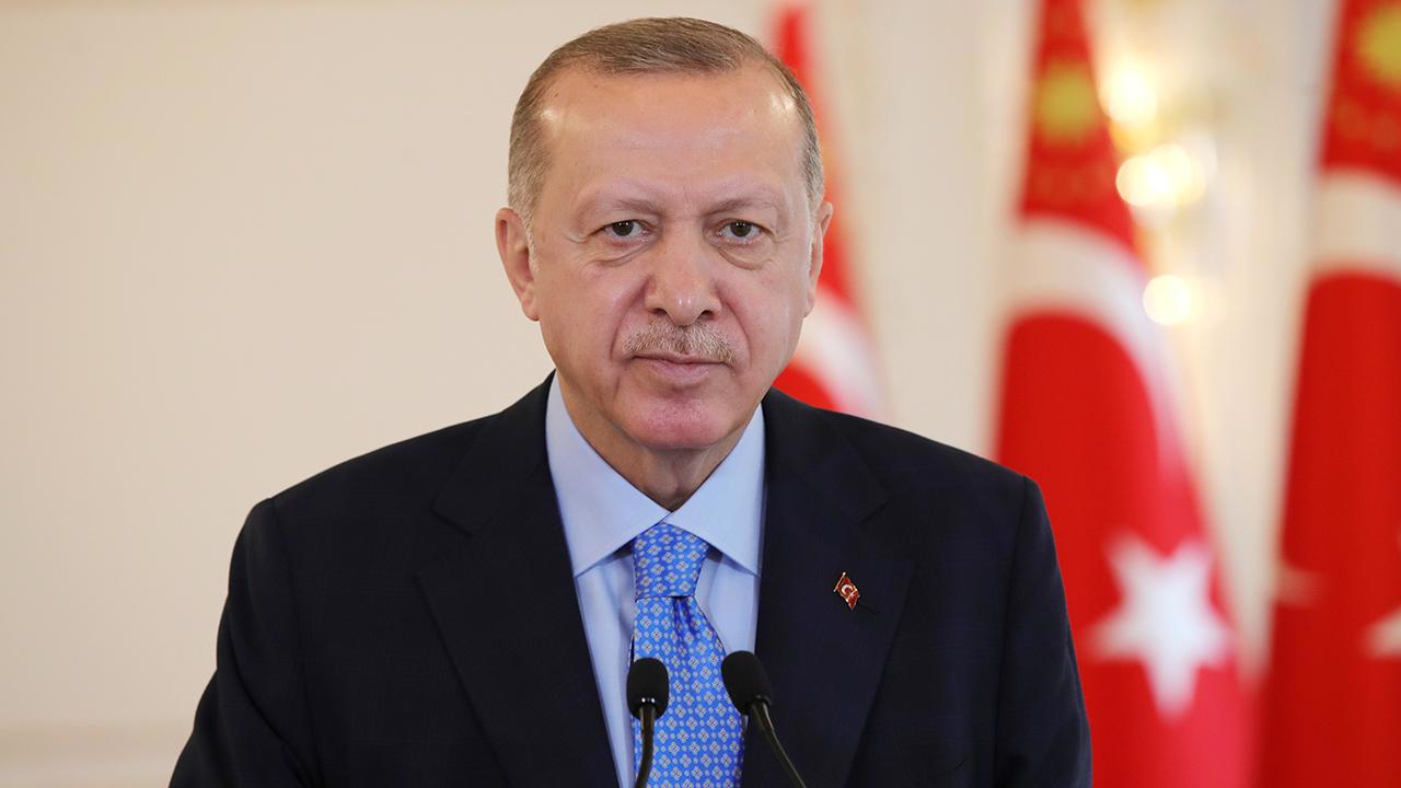 Cumhurbaşkanı Erdoğan'ın Doğum Günü Kutlama Mesajları Alıyor