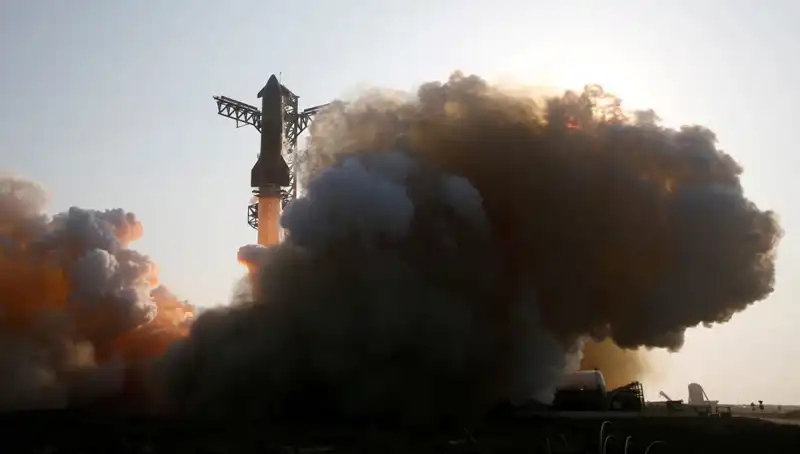 Starship Roket Testi: 9'uncu Deneme Kontrolden Çıktı, Uzay Yarışı Alevlendi!
