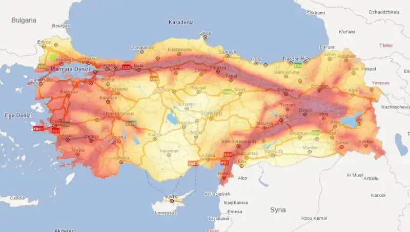 Türkiye’de Deprem Riski Götüren Fay Hatları: Evimin Altında Ne Var?