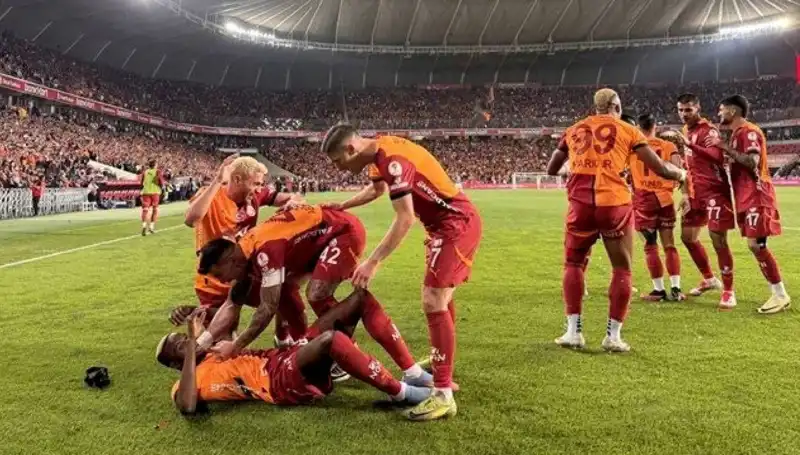 Kıran Kırana Pazarlık: Spor Dünyasında Rekor Kıran Transfer Günleri!