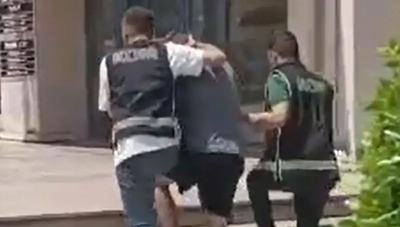 Sahte Dolarla Alışveriş Yapan Turist, Ülkesine Sınır Dışı Edildi!