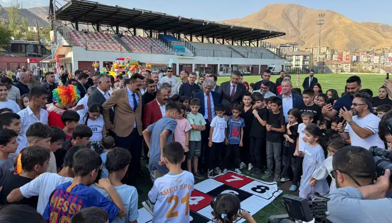 Hakkari Anadolu Şenliği: Geleneksel Kültür ve Coşku Bir Araya Geldi