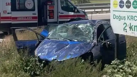 Kontrolden Çıkan Araç Takla Attı: İki Yaralı, Neler Oldu?