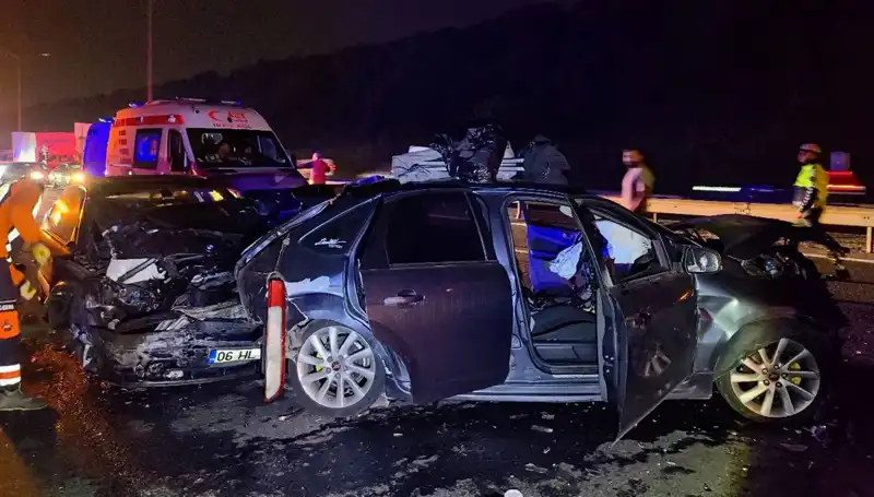 TEM Otoyolunda Feci Zincirleme Kaza: 7 Kişi Yaralandı!