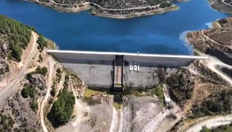 Çeşme’de Beklenen Su Kesintisi Sona Eriyor: Yaz Sezonu Öncesi Müjdeli Haber!