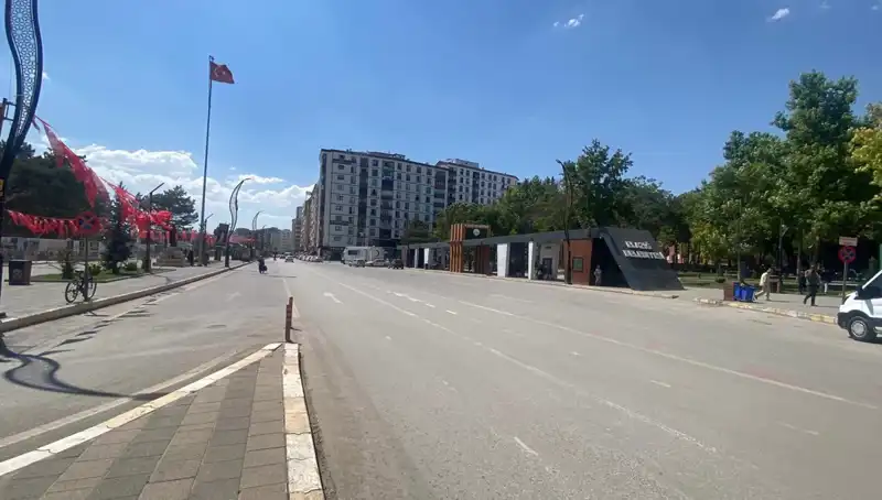 Elazığ Sokaklarında Görülen Sessizlik, Tartışmalara Sebep Oldu