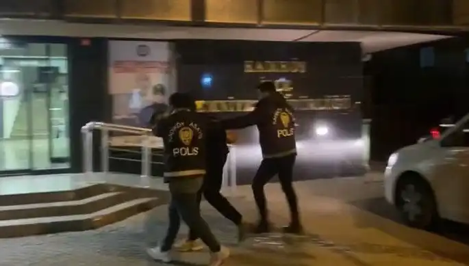 Galatasaray Taraftarına Saldıran Zanlı Polisi Buluverdi!