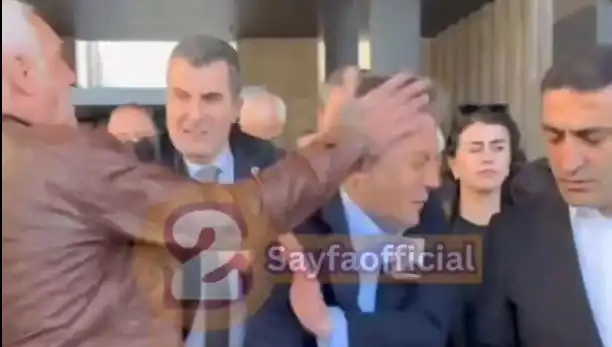 Özgür Özel'e Ak Parti Gençlik Kolları Tarafından Fiziksel Saldırı